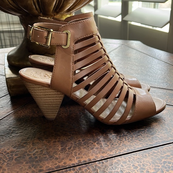 VINCE CAMUTO HEELED SANDALS SIZE 8 - Picture 2 of 10